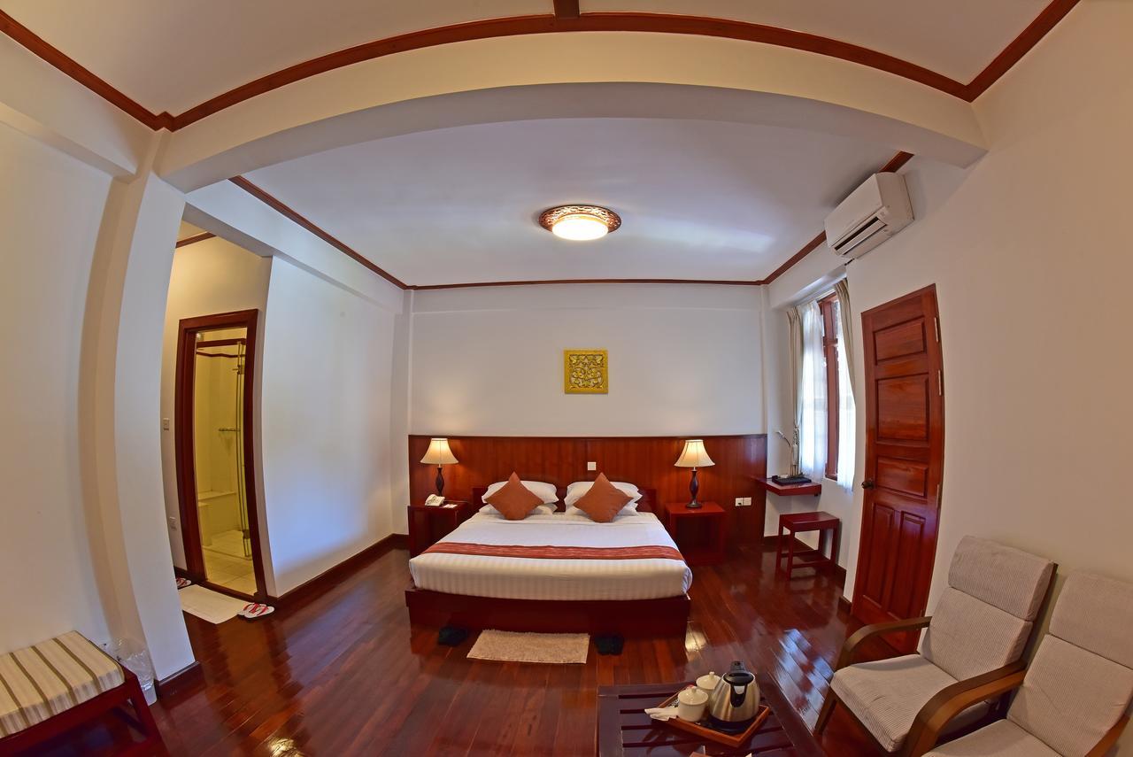 Hotel Maineli Няунг Шве Екстериор снимка